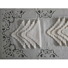 Tovaglia in puro lino Bellora con ricamo intaglio a mano 12 posti Ecru' color