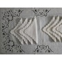 Tovaglia in puro lino Bellora con ricamo intaglio a mano 12 posti Ecru' color