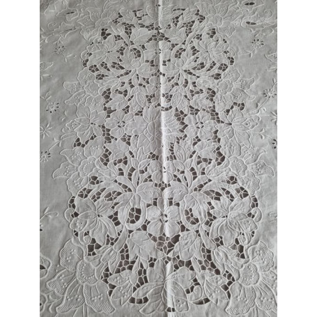 copy of Copriletto puro lino ricamato a mano intaglio e punto pieno in filo seta