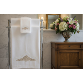 copy of Tovaglia ricamata a mano in misto lino 12 posti ricamo nodo d'amore