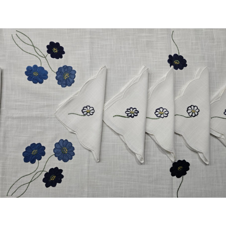 Tovaglia ricamata in misto lino con ricamo punto pieno a macchina 12 posti