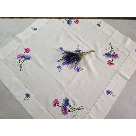Centro Tavola ricamato a mano su puro lino bellora 100x100 cm