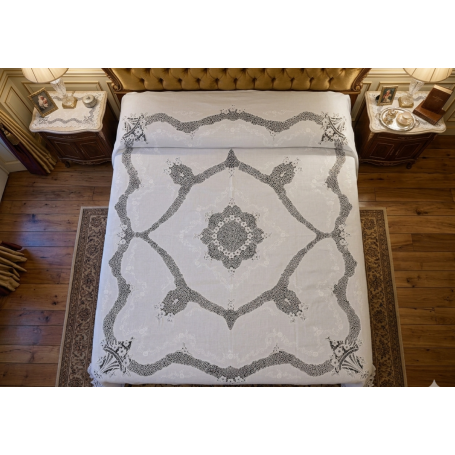 Maestoso copriletto in puro lino con ricamo Cantu' completamente ricamato a mano