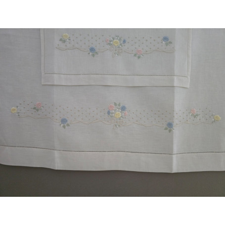 Set asciugamani ricamati 1+1 Punto Pieno a mano puro lino Bellora fondo ecrù