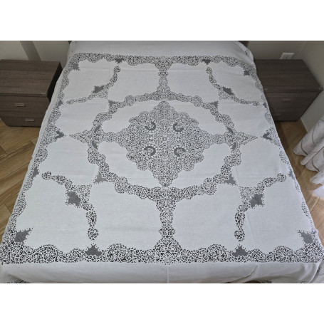 Prestigiosissimo coprieletto in purissimo lino Bellora di altissima qualita' con ricamo Cantù a mano Bianco