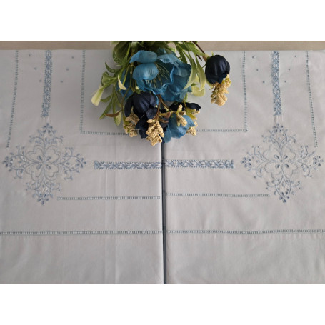 Lenzuola Bellavia puro cotone percalle ricamo Punto Pieno a mano Fondo Azzurro