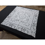 Elegante Centro Tavola ricamato a mano ricamo intaglio su puro lino 80x80 cm