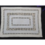 Set 3 centrini ricamati a mano in misto lino / cotone con ricamo Gigliuccio