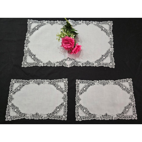 Set 3 centrini in puro lino bellora con ricamo Cantù Roselin a mano bianco