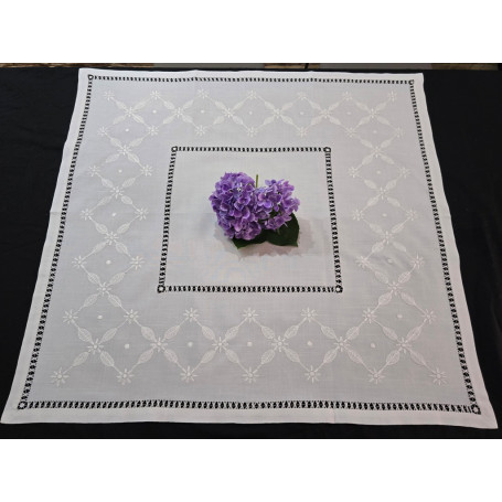 Centro Tavola ricamato a mano ricamo Punto Pieno su misto lino / cotone 85x90 cm