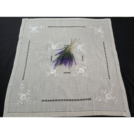Centro Tavola ricamato a mano ricamo Punto Pieno su canapa di lino 85x85 cm