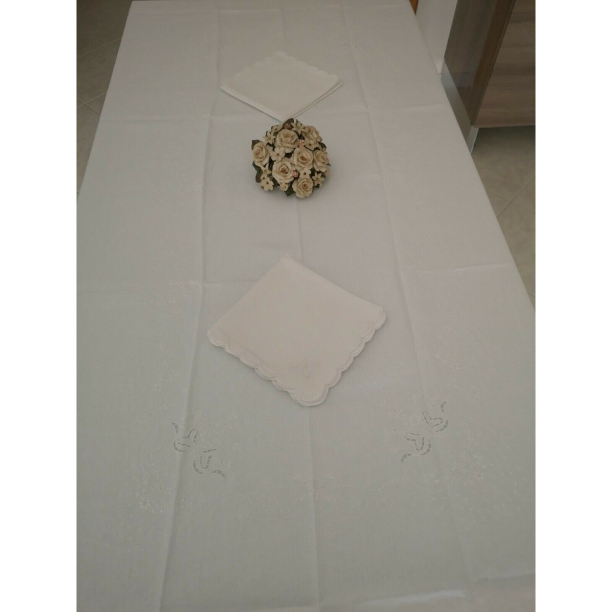 Nappe En Pur Lin 12 Couverts - Broderie à La Main Intaglio Et Punto Pieno - Blanche - Fait Main - Neuve Avec étiquettes