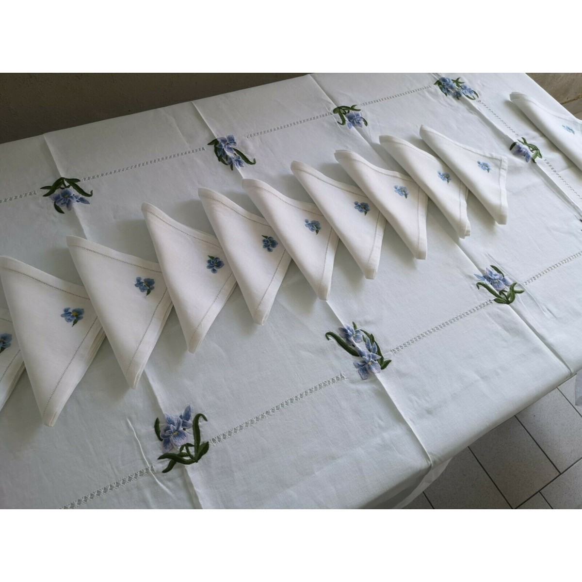 Nappe En Pur Lin Avec Broderie Main - Point Plein Et Point Ago - Lot De 12 Pièces - Neuf - Blanc