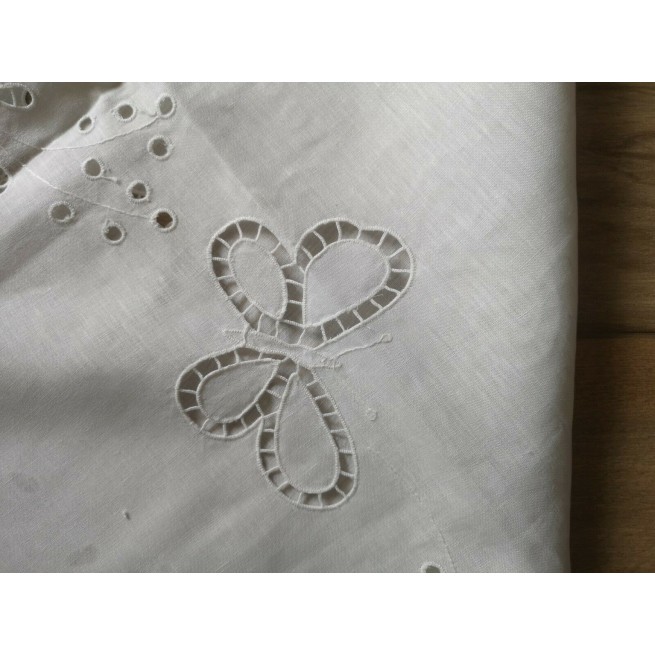 Tenda In Lino Bellora Con Ricamo Intaglio A Mano - 210x300 Cm - Bianca - Made In Italy