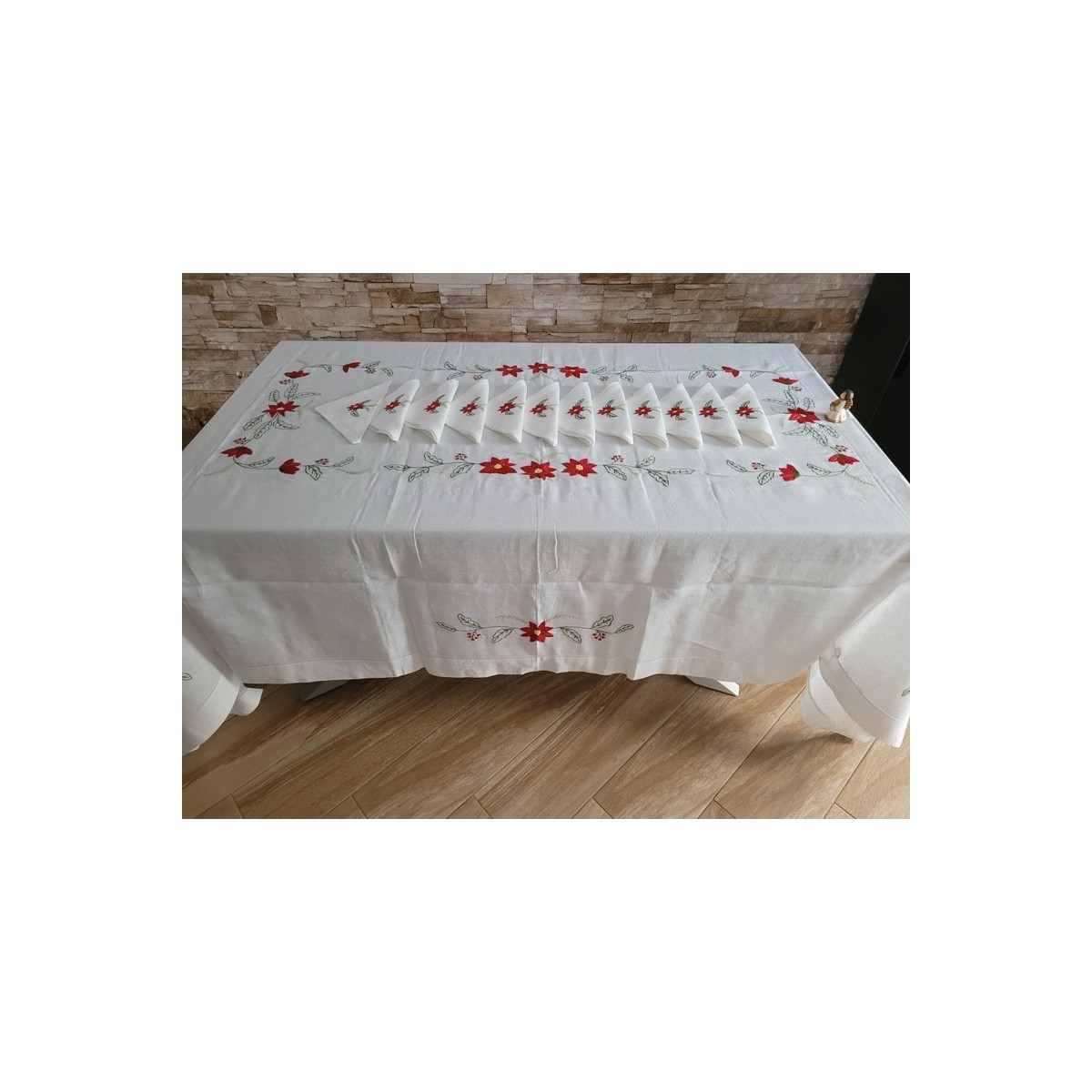 Nappe De Noël Brodée Main Point Plein - Pour 12 Personnes - Lin Blanc - Neuve Avec étiquettes