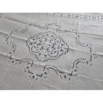 Copriletto puro lino con ricamo Intaglio e punto pieno a mano Bedspread handmade