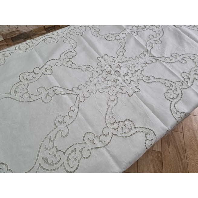 Tenda in Puro Lino con ricamo ad Uncinetto ed Intaglio a Mano Beige cm 210x300 - euroricami viterbo