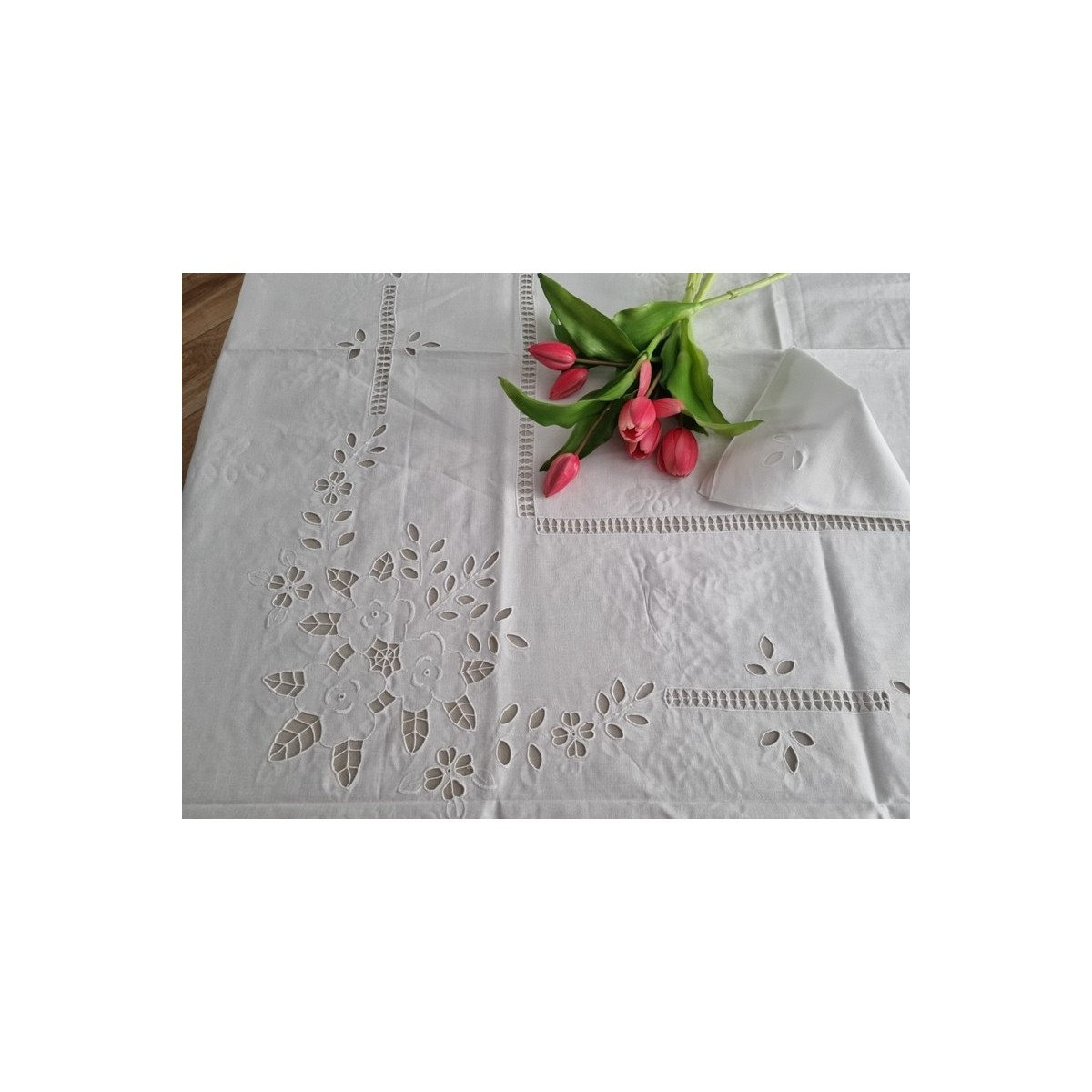 Elegante Tovaglia Ricamata A Mano Intaglio In Puro Lino 12 Posti - 9