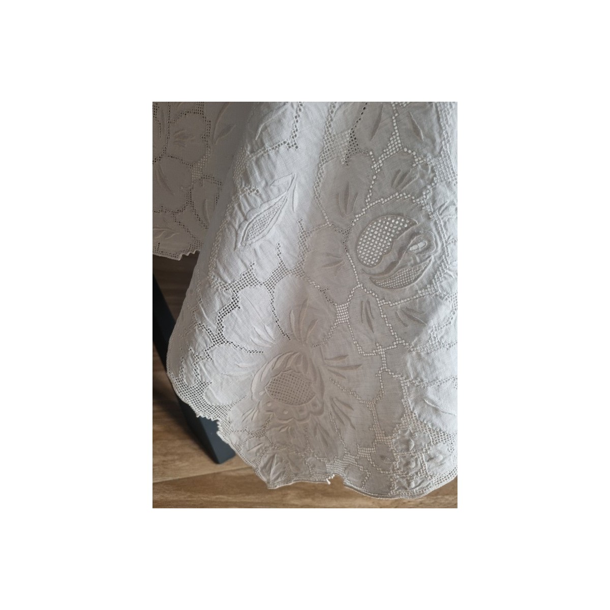 Elegante Tovaglia Ricamata A Mano Intaglio In Puro Lino 12 Posti - 6